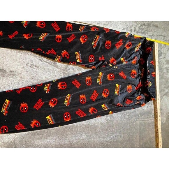 Deadpool Marvel Fleece Pajama Bottoms Large USED Soft - Picture 2 of 9